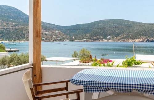Vathi Apartment | Studio Apartment 'Sifnos 6' with Sea View, Wi-Fi and Air Conditioning