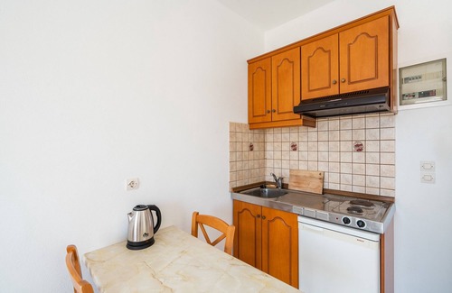 Amoopi Apartment | Studio Apartment 'Studios Fokia Beach 3' with Sea View, Wi-Fi and Air Conditioning