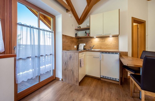 Casola Apartment | Studio Apartment 'Urthalerhof Landhaus' with Mountain View, Shared Garden and Wi-Fi