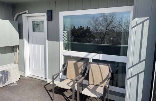 University Heights Apartment | Studio apartment w/balcony-Nob Hill, UNMH, Pres Hosp.