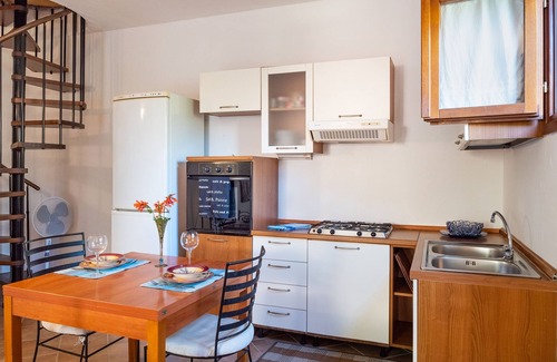 Monte Petrosu Apartment | Studio Apartment with Wi-Fi, Air Conditioning & Terrace