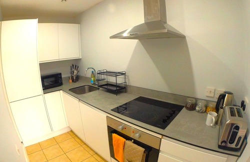 Grangetown Apartment | Studio Apartment with access to Pool, spa and gym