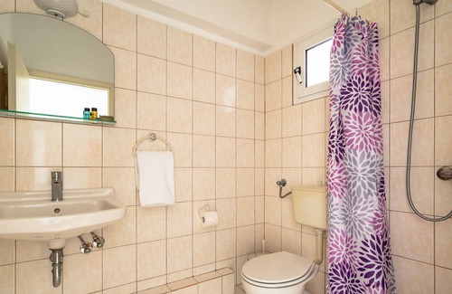 Lixouri Apartment | Studio Apartment 'Zois 10' with Sea View, Wi-Fi and Air Conditioning