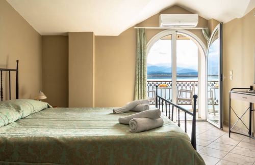 Lixouri Apartment | Studio Apartment 'Zois 10' with Sea View, Wi-Fi and Air Conditioning