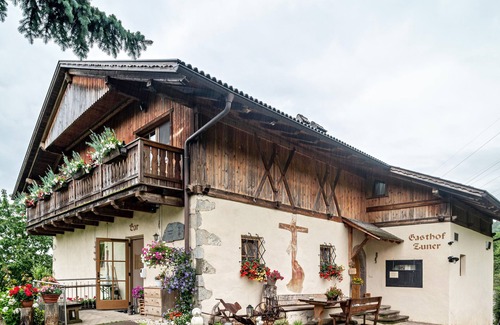 Renon Apartment | Studio Apartment 'Zunerhof Fenn' with Mountain View, Shared Garden and Wi-Fi
