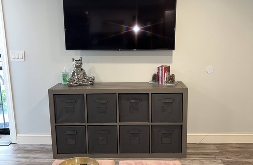North Philadelphia House | STUDIO apt. nightly or monthly stays with washer, dryer, work space and WiFi