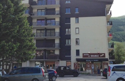 Les Deux Alpes Apartment | Studio at the foot of the slope with South balcony