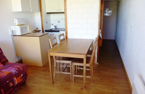 Arette Apartment | Studio at the foot of the slopes with parking and ski locker, Arette