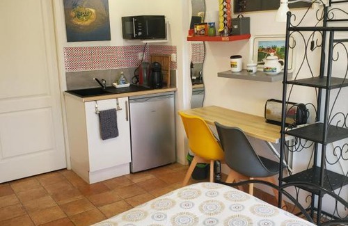 Sene Apartment | Studio au calme, dans village tranquille