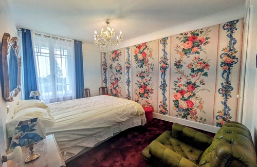 Pugny-Chatenod Apartment | studio au Grand Hôtel du Revard : Un Voyage dans le Temps