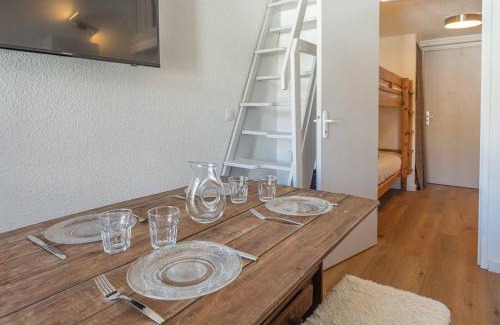 Eclose-Ouest Apartment | Studio avec mezzanine, retour skis aux pieds, proche remontée mécanique - FR-1-645-28