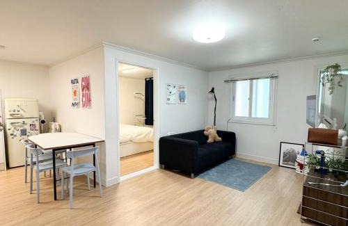 Choryang Apartment | Studio B #BusanStation #KTX #Subway #3rooms #8people