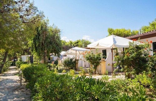 Chiesiola Apartment | Studio 'Baia Falcone-Comfort Studio 204' with sea view, Wi-Fi and air conditioning