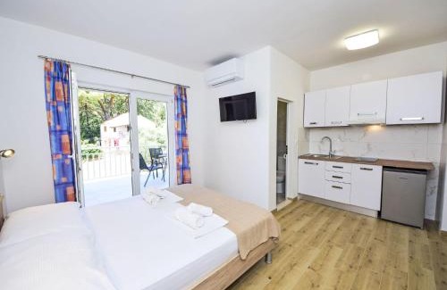 Cove Tri Zala (Zrnovo) Apartment | Studio Balota - Moreška-2 by Interhome