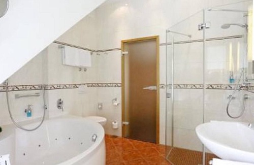 Freinsheim House | Studio bath/WC - Landhotel Altes Wasserwerk GbR