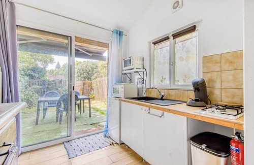 Hourtin Apartment | Studio 'Bleu Nature - Hourtin, Medoc' with Private Terrace, Wi-Fi and Air Conditioning