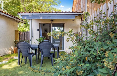 Hourtin Apartment | Studio 'Bleu Nature - Hourtin, Medoc' with Private Terrace, Wi-Fi and Air Conditioning