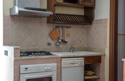 La Spezia Apartment | STUDIO BORGO MAROLA RENT ALL YEAR ROUND. Citra Code (011015-LT-1155)