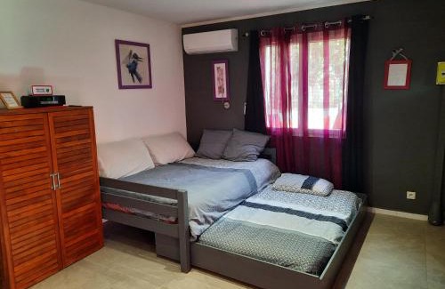 Brouzet-les-Ales Apartment | Studio Bouquet