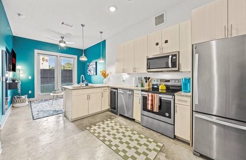 Fort Worth Apartment | Studio by TCU, Stockyards & Zoo - Pool, Parking & Gym