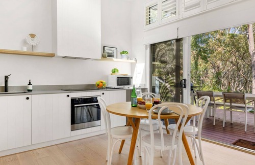 Vincentia Apartment | Studio By The Bay - By Latitude South Coast