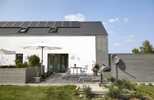 Schmieh Apartment | Studio 'Charmingsuite' with Private Terrace, Shared Garden and Wi-Fi