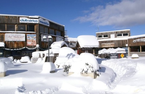 Prapoutel Apartment | Studio cabin for 4, slopeside, balcony, south-facing