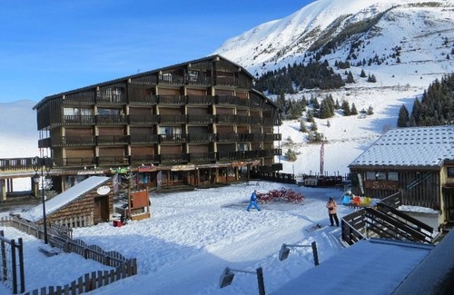 Auris Apartment | Studio cabin for 3, ski-in/ski-out with balcony and parking, Auris en Oisans