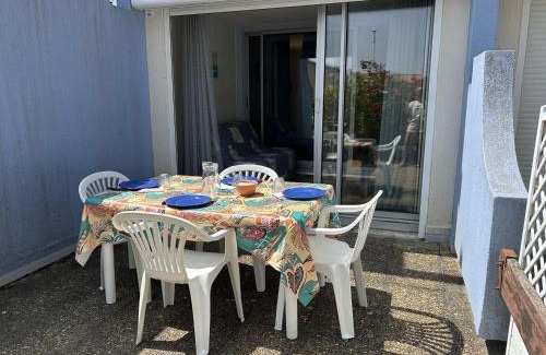 Le Grau-Du-Roi Apartment | Studio cabine 4 pers avec piscine, terrasse, proche commodités - Grau-du-Roi - FR-1-250-140