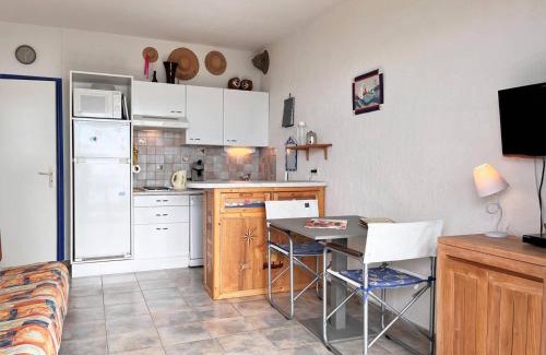 Le Lavandou Apartment | Studio cabine 4 pers, climatisé, parking, plage à pied - Le Lavandou - FR-1-251-509