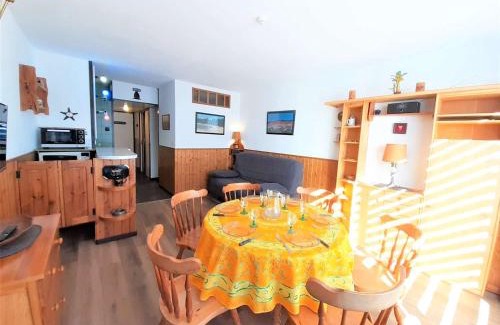 Piau Engaly Apartment | Studio cabine 6 pers à Piau-Engaly avec balcon et vue sur pistes - FR-1-457-302