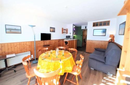 Piau Engaly Apartment | Studio cabine 6 pers à Piau-Engaly avec balcon et vue sur pistes - FR-1-457-302