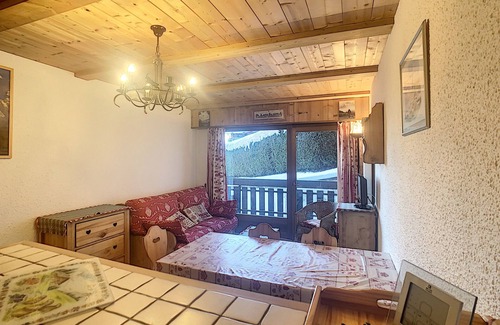 Combloux Apartment | Studio cabine au pied des pistes avec balcon et équipements complets – 3,5 Km de Combloux