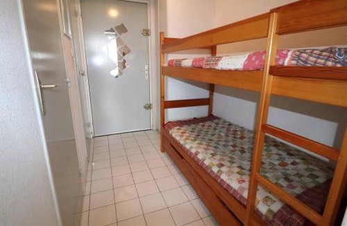 Le Grau-Du-Roi Apartment | Studio cabine avec terrasse, à 550m de la plage et 100m des commerces, idéal 4 pers., animaux acceptés - FR-1-307-156