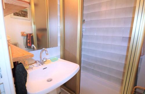 Le Grau-Du-Roi Apartment | Studio cabine avec terrasse, à 550m de la plage et 100m des commerces, idéal 4 pers., animaux acceptés - FR-1-307-156