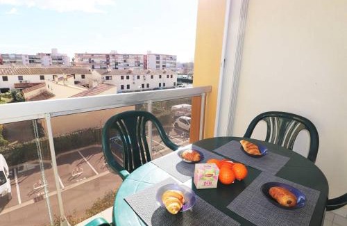 Le Grau-Du-Roi Apartment | Studio cabine avec terrasse, à 550m de la plage et 100m des commerces, idéal 4 pers., animaux acceptés - FR-1-307-156
