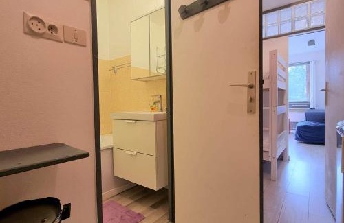 Saint-Etienne-en-Devoluy Apartment | Studio Cabine pour 4 à SuperDévoluy, proche pistes et commerces, wifi et parking gratuits - FR-1-525-209