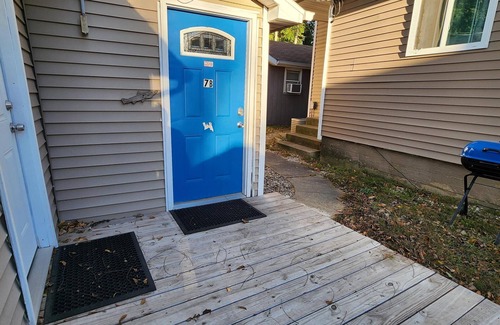 Monticello Apartment | Studio Cabins - Delightful studio cabins located at Outrigger Resort sleep 4! 1/4 mile away from Indiana Beach Amusement Park. These cabins have options featuring two (2) queen beds OR one (1) queen and one (1) futon. 350-450 square feet. All studio
