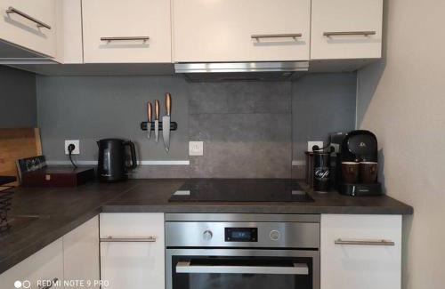 Riviere Apartment | Studio calme à proximité des 7 meuses