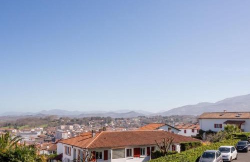 Ciboure Apartment | Studio Chori Kanta by Interhome