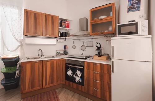 Barriera Vecchia-San Giacomo Apartment | Studio City - TriestenA fully equipped aprtment, at the size of a studio.