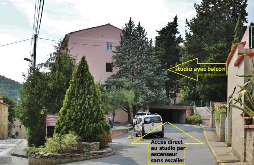 Amelie-les-Bains-Palalda Apartment | Studio classé 2 étoiles à 5 minutes du centre ville et 10 des Thermes