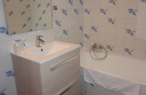 Brides-les-Bains Apartment | Studio-Classic-Ensuite with Bath-Balcony-Vue Montagne