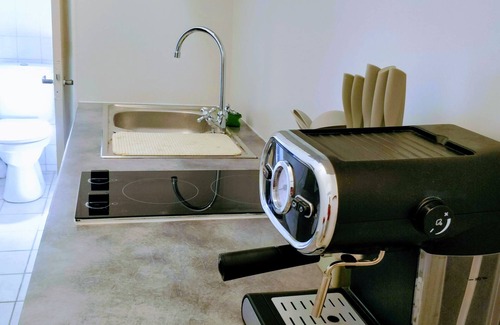 Malpasse Apartment | Studio Climatisé Équipé à 5 min du Metro