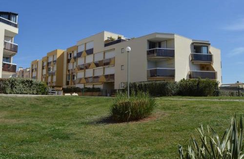 Le Grau-Du-Roi Apartment | Studio climatisé 4 couchages proche plage et commerces au Grau-du-Roi - FR-1-250-160