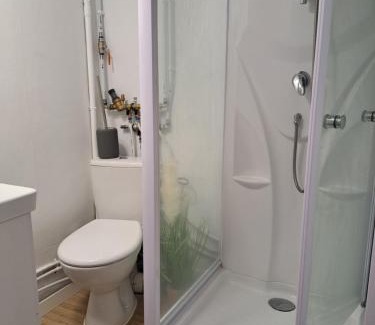 Saint-Laurent-du-Var Apartment | Studio coin nuit terrasse à 5 minutes de la plage N1