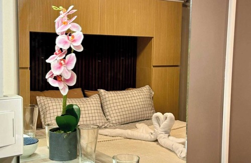 Lapu-Lapu Apartment | Studio Condo Unit with Balcony Facing Pool near Mactan Airport