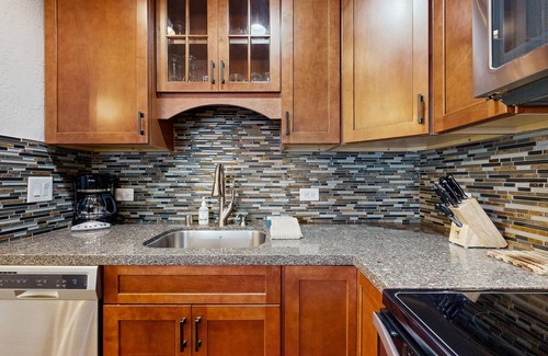 South Lake Tahoe Apartment | Studio condo with full kitchen- centrally located on a private beach