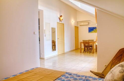Grand Fond Apartment | Studio confortable à Saint-Gilles, 36 m², vue montagne