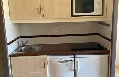 Cap Esterel Apartment | Studio confortable avec terrasse, piscine et animaux admis à Saint-Raphaël - FR-1-504-608